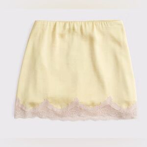 Elegant yellow butter color Lace Trim Skirt/ Size Large is the one available now